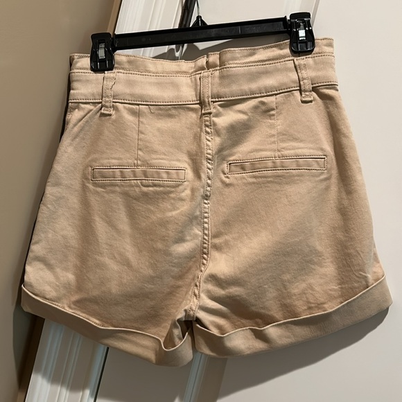 EXPRESS Women’s Shorts - Picture 2 of 12
